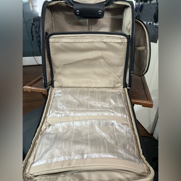 Authentic Brookstone Travel Organizer Bag - Picture 5 of 15